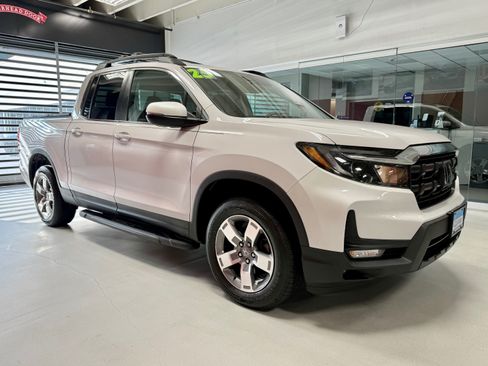 Used 2025 Honda Ridgeline RTL image 11