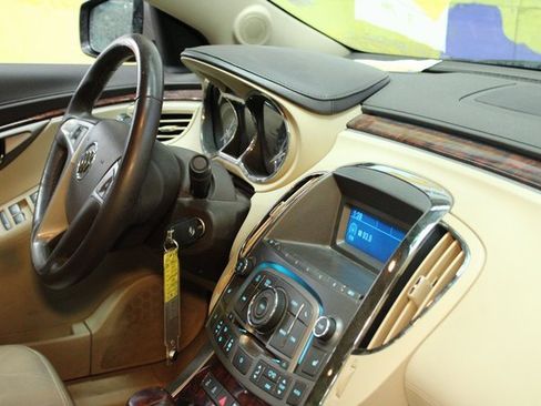 Used 2012 Buick LaCrosse image 10