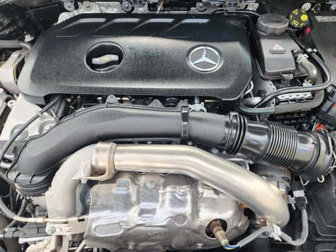 Used 2025 Mercedes-Benz GLA 250 4MATIC image 31