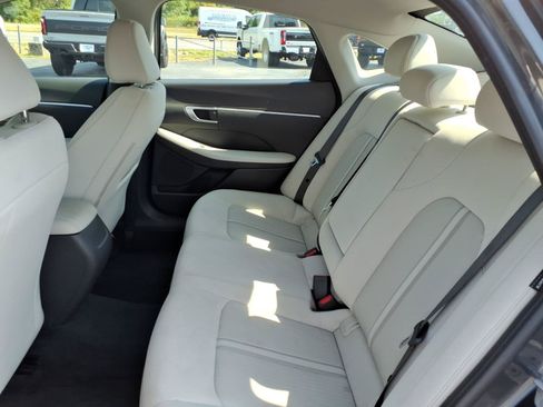 Used 2025 Hyundai Sonata SEL FWD image 17