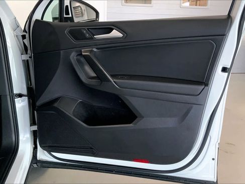 Used 2021 Volkswagen Tiguan SEL image 26