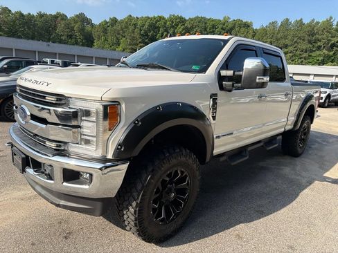 Used 2019 Ford F350 Lariat w/ Lariat Ultimate Package AWD/4WD image 4