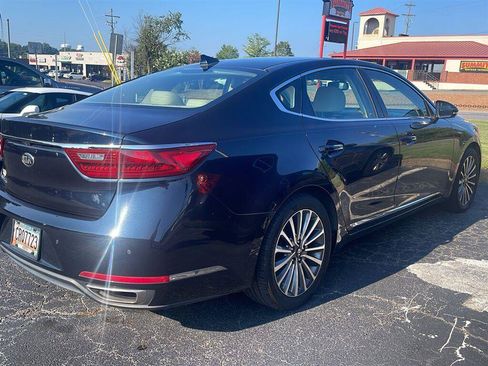 Used 2017 Kia Cadenza Premium w/ Luxury Package FWD image 7
