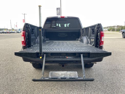 Used 2018 Ford F150 XLT w/ Equipment Group 302A Luxury AWD/4WD image 9