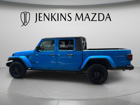 Used 2023 Jeep Gladiator Sport AWD/4WD image 4