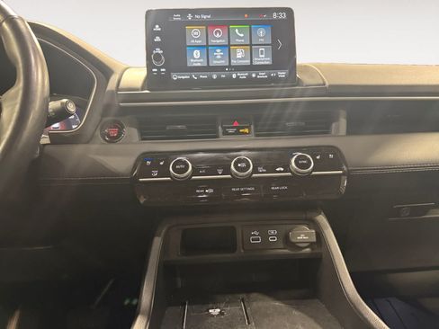 Used 2025 Honda Pilot Elite image 12