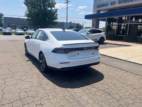 Used 2025 Honda Accord Sport image 9