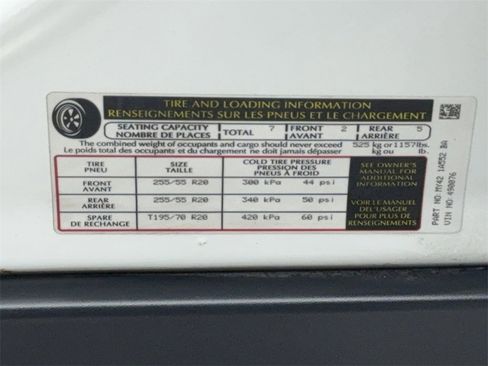 Used 2024 Land Rover Discovery S image 57