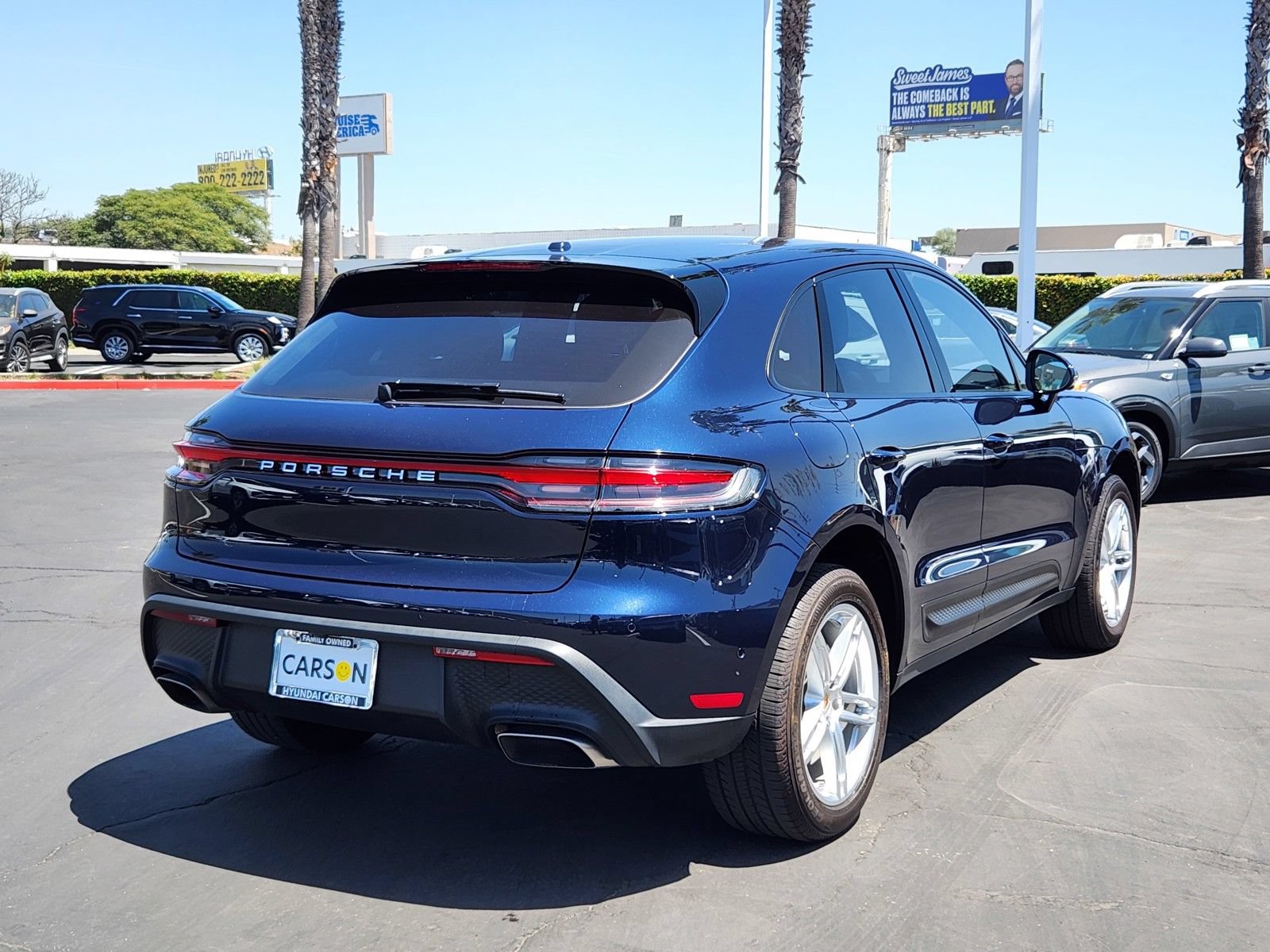 Used 2022 Porsche Macan AWD/4WD image 8