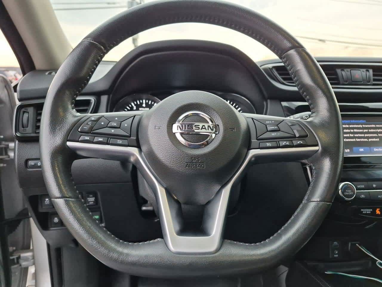 Used 2017 Nissan Rogue SL w/ SL Premium Package AWD/4WD image 16