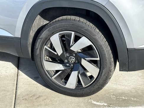 Used 2024 Volkswagen Atlas Cross Sport SE image 8