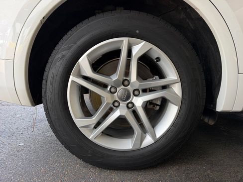 Used 2019 Audi Q5 2.0T Premium w/ Convenience Package AWD/4WD image 23