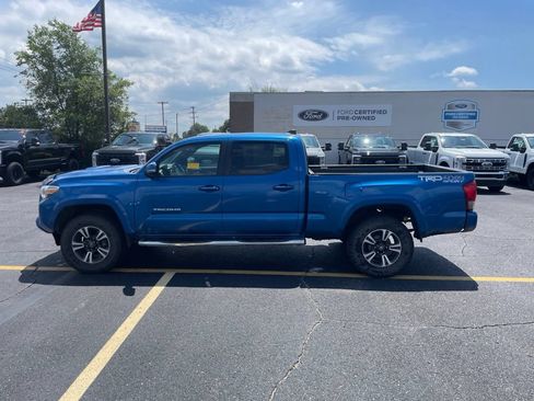 Used 2016 Toyota Tacoma SR5 AWD/4WD image 8
