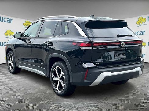 New 2025 Volkswagen Tiguan SE image 5