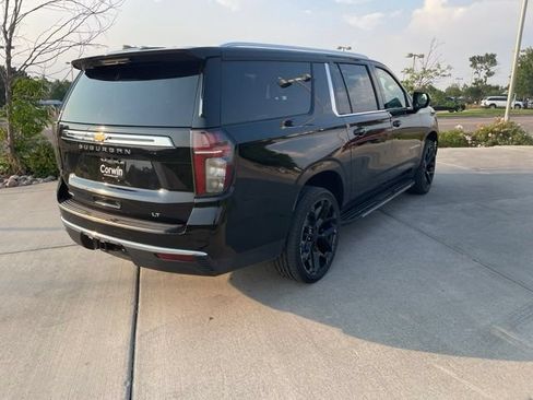 Used 2021 Chevrolet Suburban LT RWD image 8