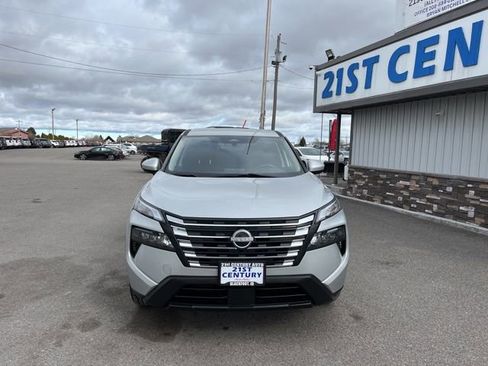 Used 2024 Nissan Rogue SV AWD/4WD image 2