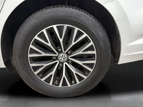 Used 2019 Volkswagen Jetta R-Line FWD image 30