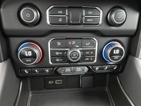 Used 2024 Chevrolet Tahoe Premier AWD/4WD image 42