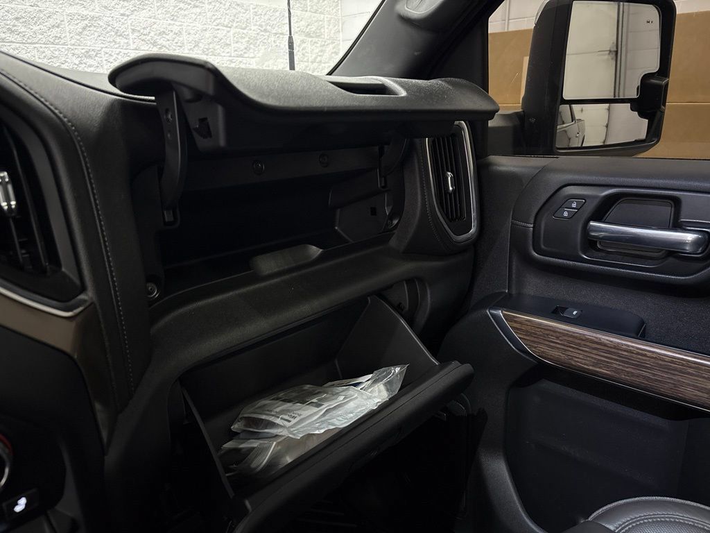 Used 2020 Chevrolet Silverado 3500 High Country AWD/4WD image 27