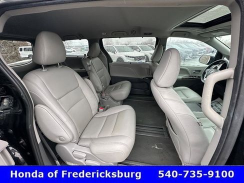 Used 2020 Toyota Sienna XLE image 43