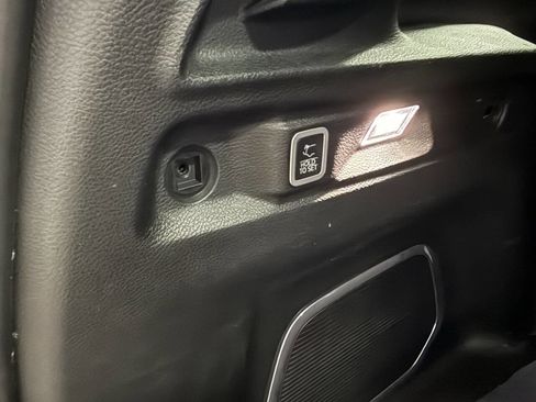 Used 2022 Jeep Grand Cherokee L Limited w/ Luxury Tech Group II image 16