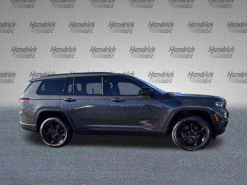 Used 2023 Jeep Grand Cherokee L Laredo image 10