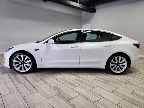 Used 2020 Tesla Model 3 Long Range image 2