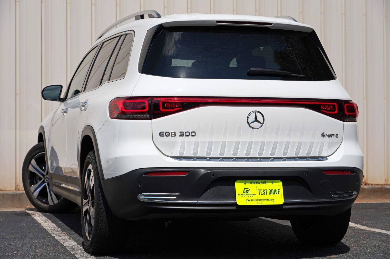 Used 2023 Mercedes-Benz EQB 300 4MATIC w/ Exclusive Package image 6