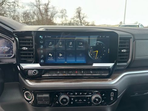 Used 2025 Chevrolet Silverado 1500 LT w/ Z71 Off-Road Package image 18