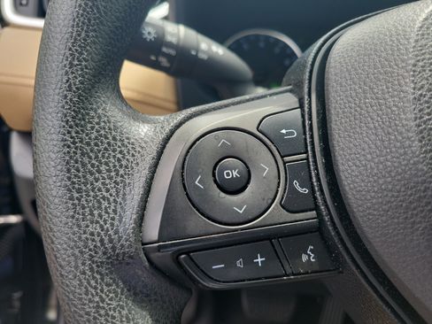 Used 2019 Toyota RAV4 XLE w/ Convenience Package FWD image 23