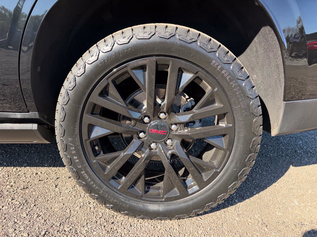 Used 2025 GMC Yukon AT4 Ultimate w/ LPO, Floor Liner Package AWD/4WD image 19