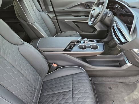 New 2026 Cadillac Lyriq V w/ Exterior Carbon Fiber Package AWD/4WD image 10