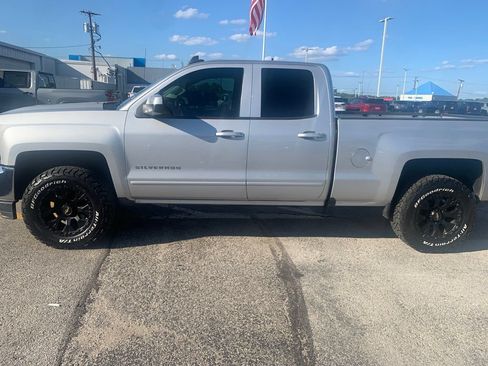 Used 2018 Chevrolet Silverado 1500 LT w/ All Star Edition AWD/4WD image 3