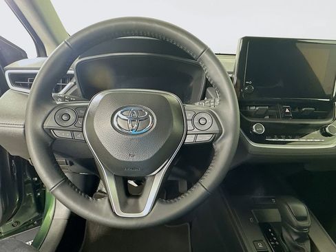 Used 2026 Toyota Corolla Cross LE image 11