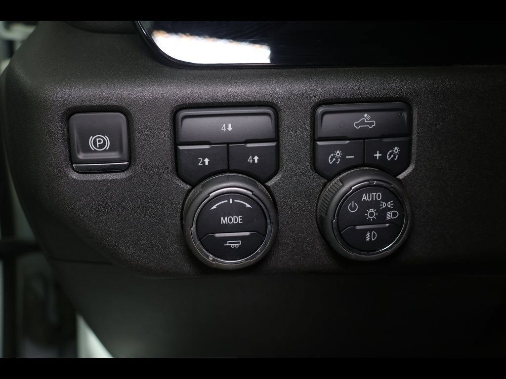 Used 2025 Chevrolet Silverado 2500 LT AWD/4WD image 15