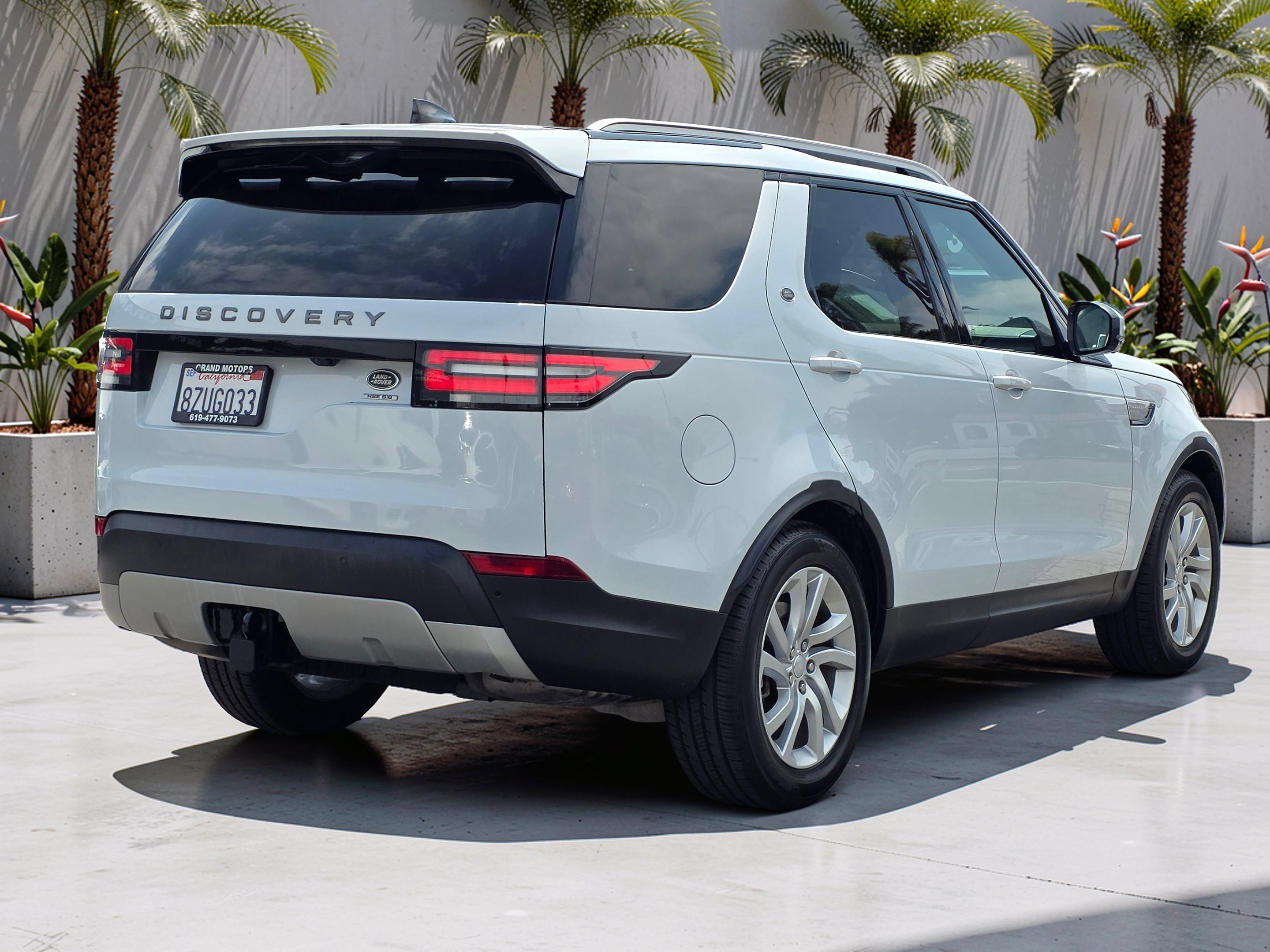 Used 2018 Land Rover Discovery HSE AWD/4WD image 7