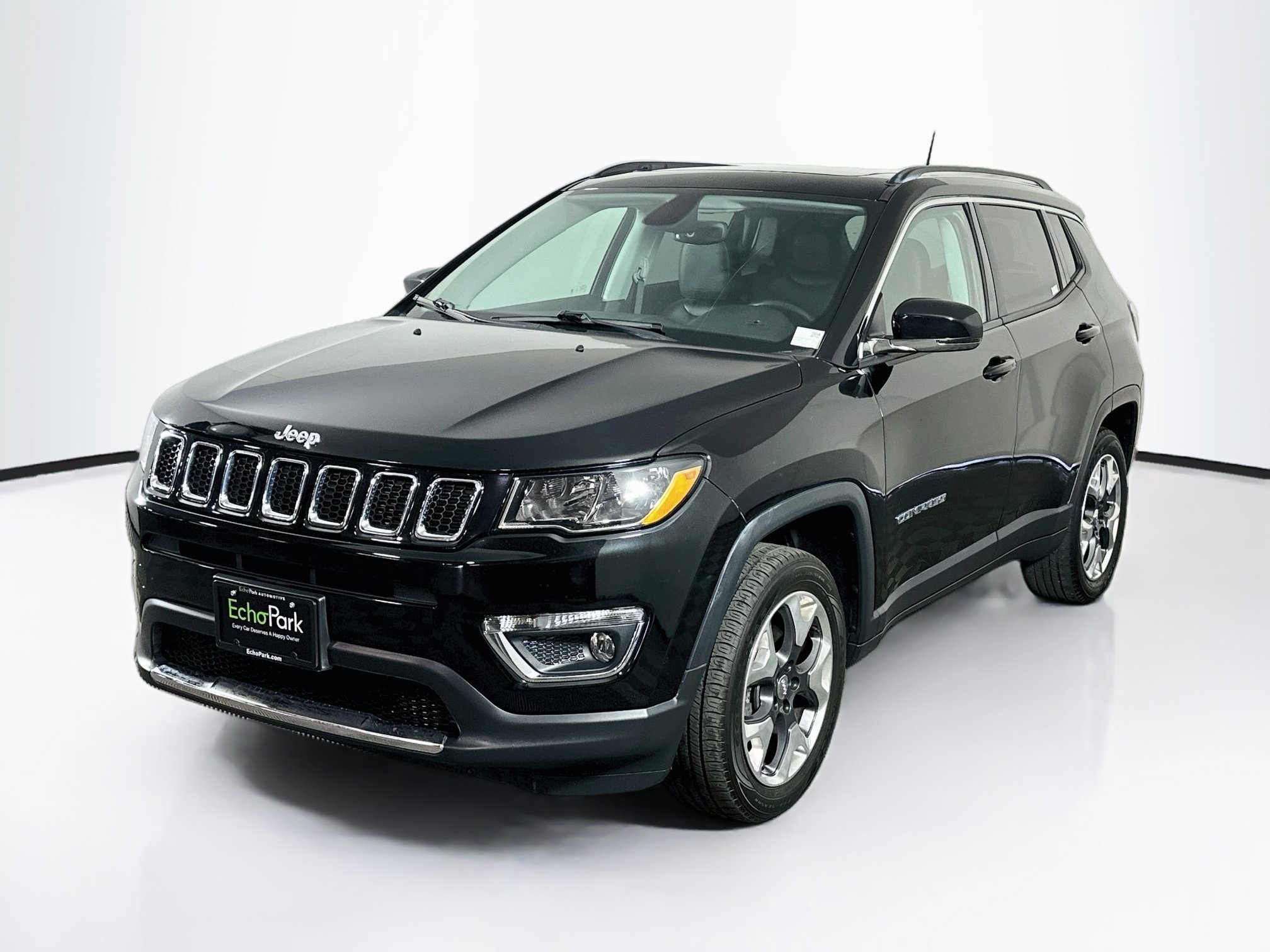 Used 2018 Jeep Compass Limited w/ Navigation Group AWD/4WD image 3