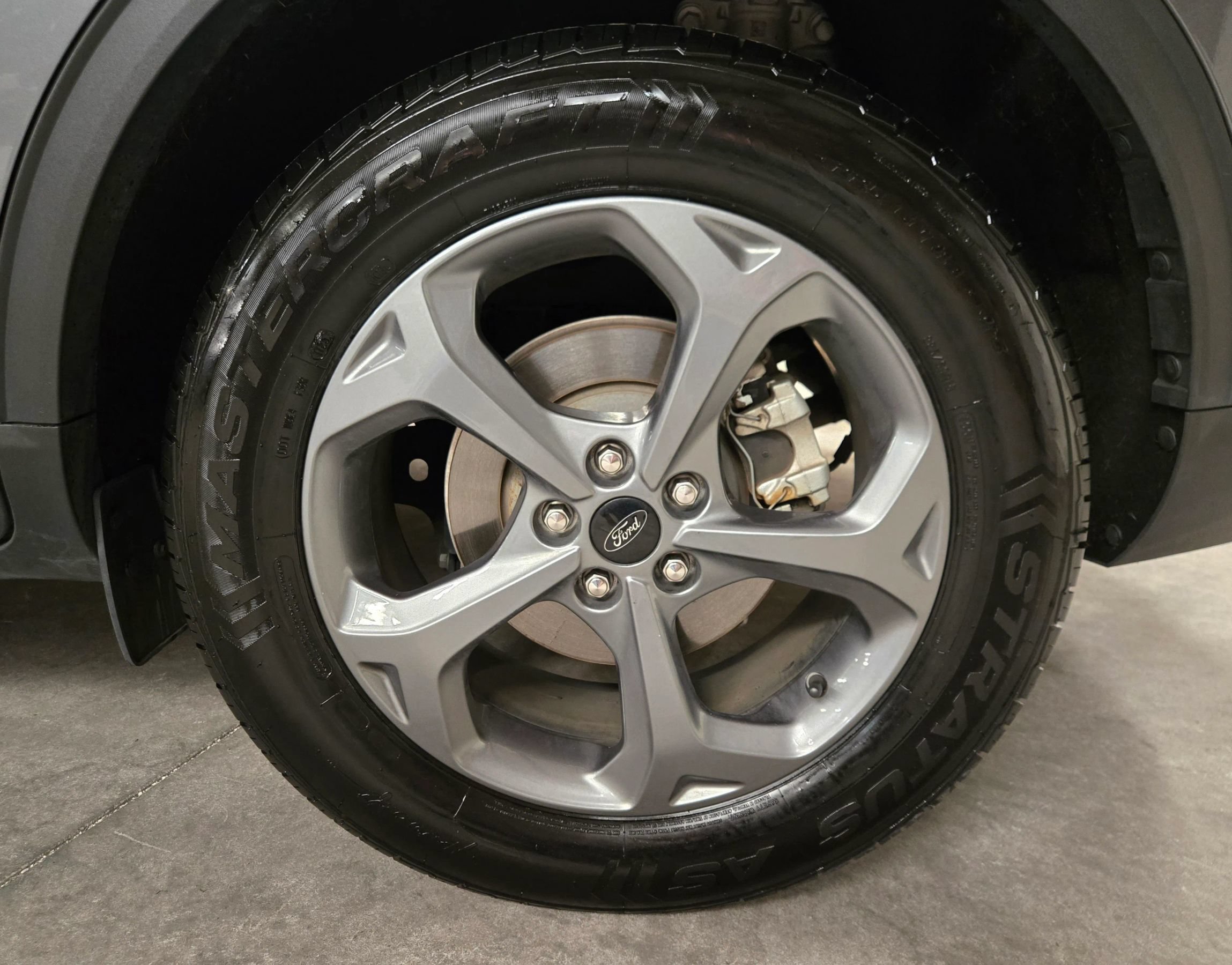 Used 2025 Ford Escape ST-Line FWD image 18