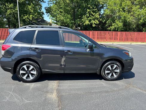 Used 2018 Subaru Forester 2.5i Premium AWD/4WD image 8