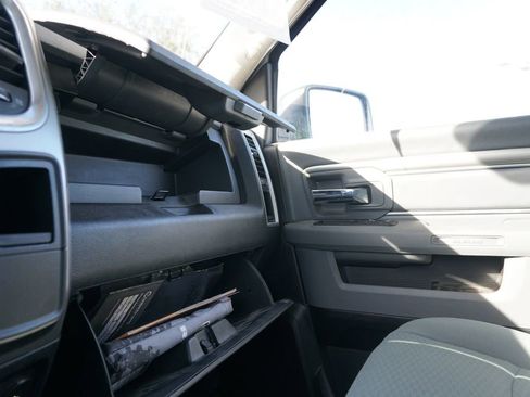 Used 2019 RAM 1500 Classic SLT image 29