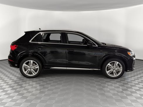 Certified 2024 Audi Q3 2.0T Premium w/ Convenience Package AWD/4WD image 8