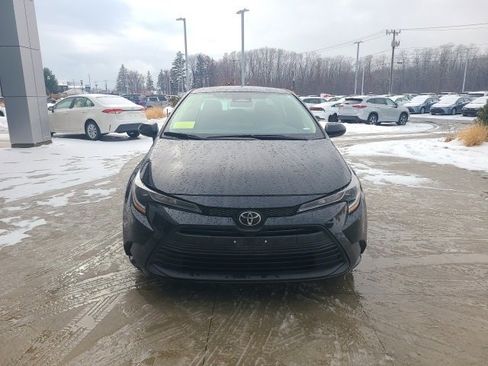 Used 2024 Toyota Corolla LE image 2
