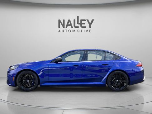 Used 2025 BMW M5 w/ Carbon Package image 3