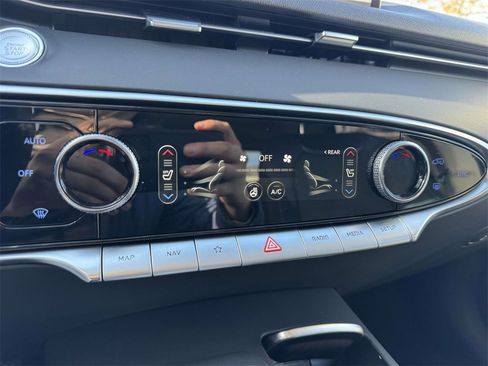 Certified 2023 Genesis GV70 2.5T w/ Select Package image 26