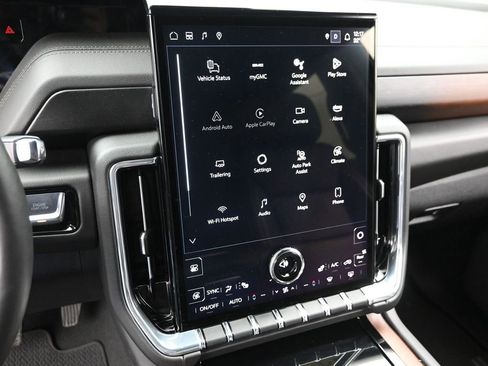 Used 2025 GMC Yukon Denali image 17