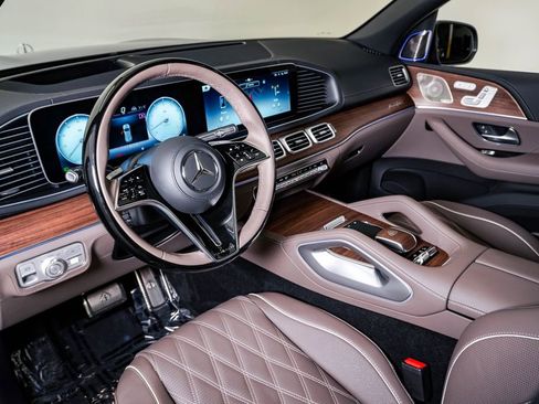 Used 2026 Mercedes-Benz Maybach GLS 600 4MATIC image 27