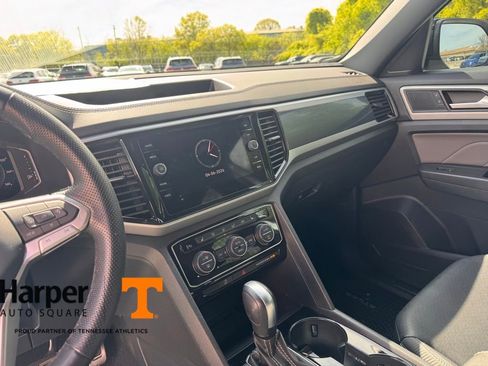 Used 2023 Volkswagen Atlas Cross Sport SEL R-Line image 16