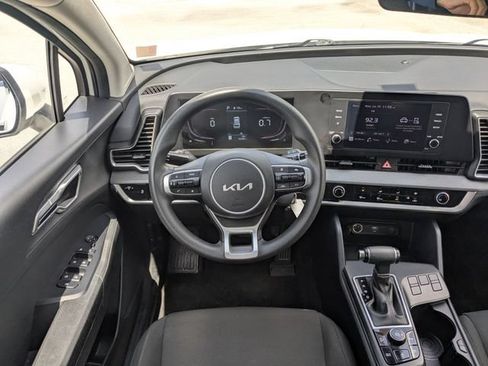 Certified 2024 Kia Sportage LX FWD image 17