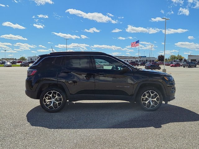 Used 2024 Jeep Compass Limited AWD/4WD image 5