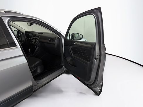 Used 2023 Volkswagen Tiguan SE FWD image 32